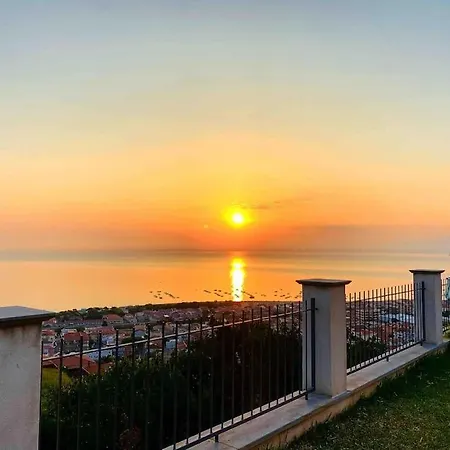 Panoramic Overlooking The Aeolian Islands * San Giorgio (Messina)