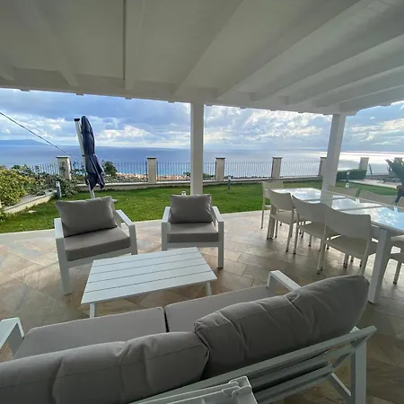 Panoramic Overlooking The Aeolian Islands ヴィラ
